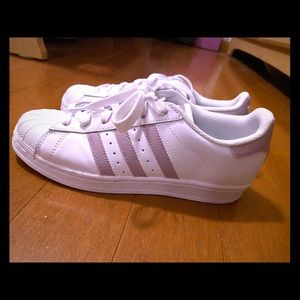 ADIDAS Women’s SuperStar Sneakers Size 6